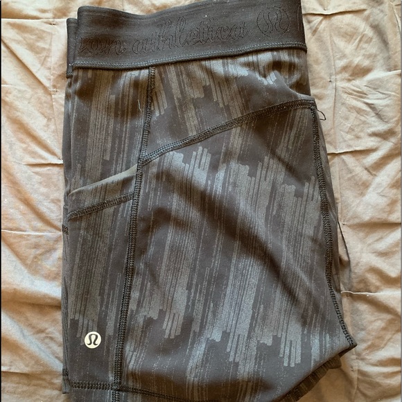 lululemon athletica Pants - LULULEMON SHORT SHORTS